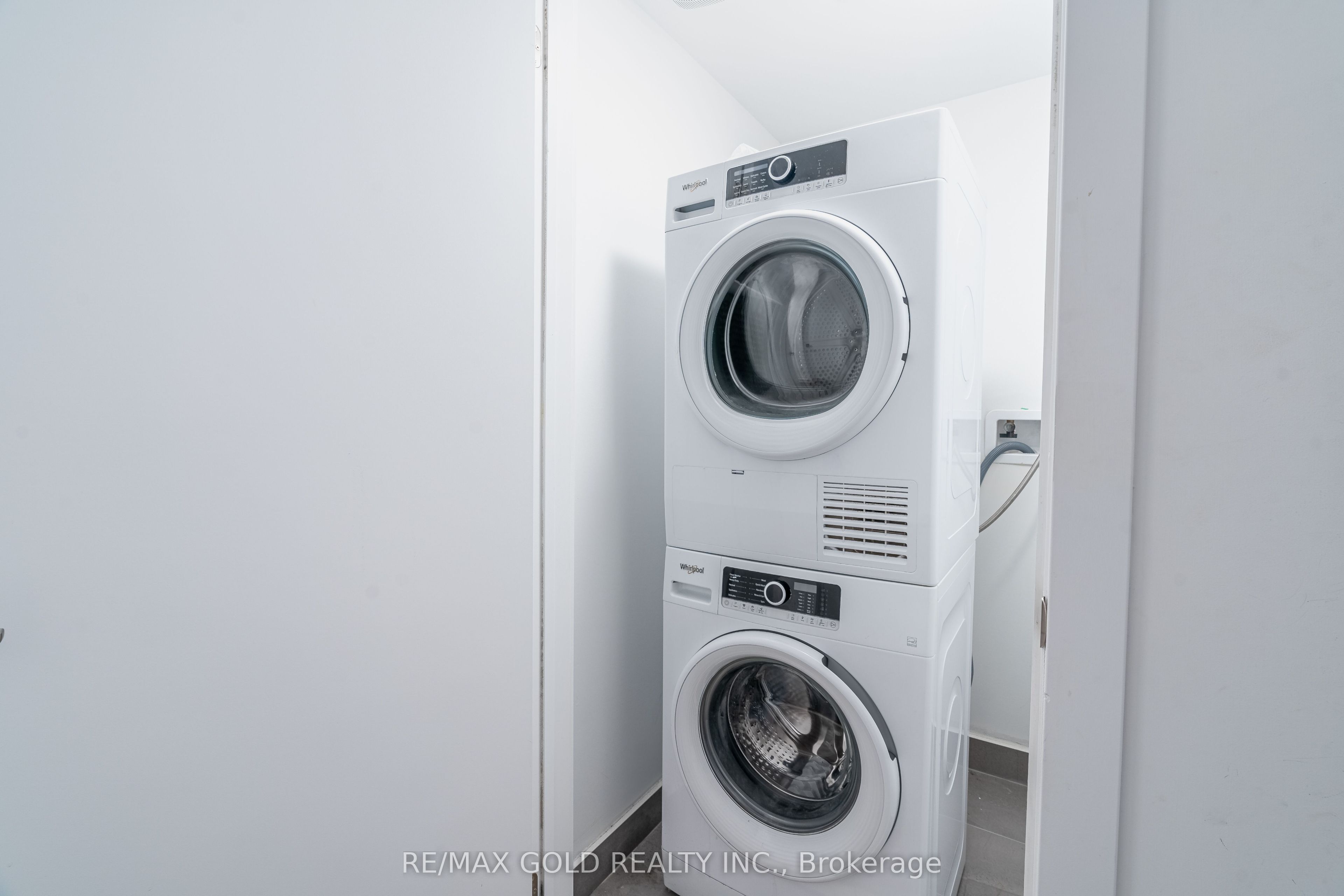 175 Veterans Drive 13 Property Photo 24