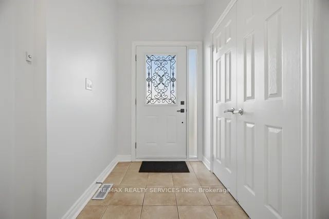 160 Marycroft Court Property Photo 2