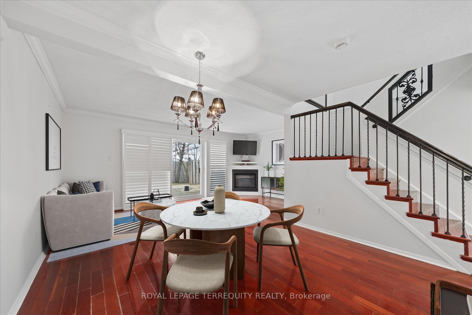 1825 Hyde Mill Crescent Property Photo 4