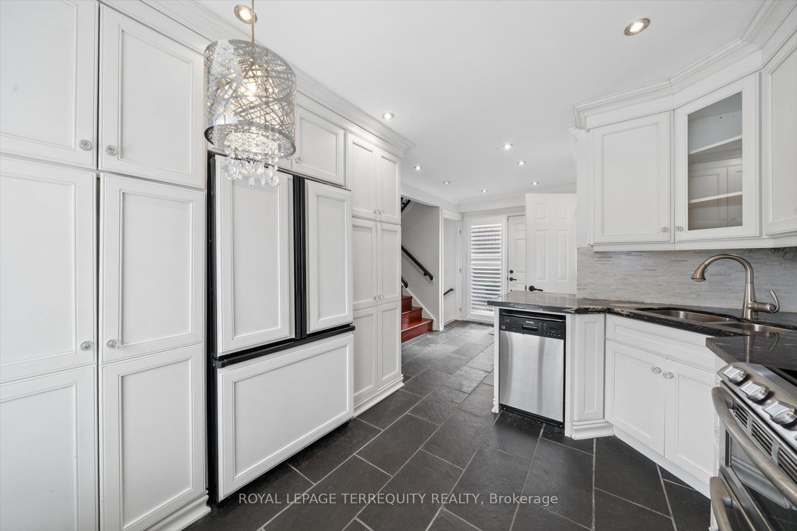 1825 Hyde Mill Crescent Property Photo 13
