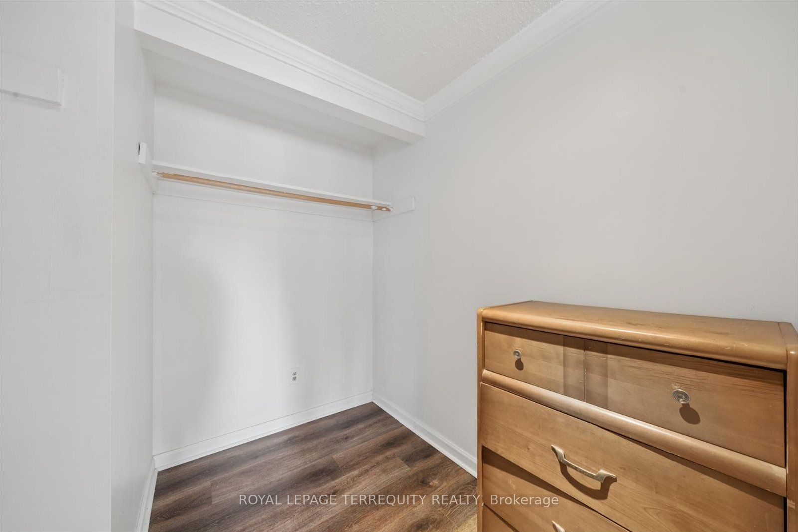 1825 Hyde Mill Crescent Property Photo 22