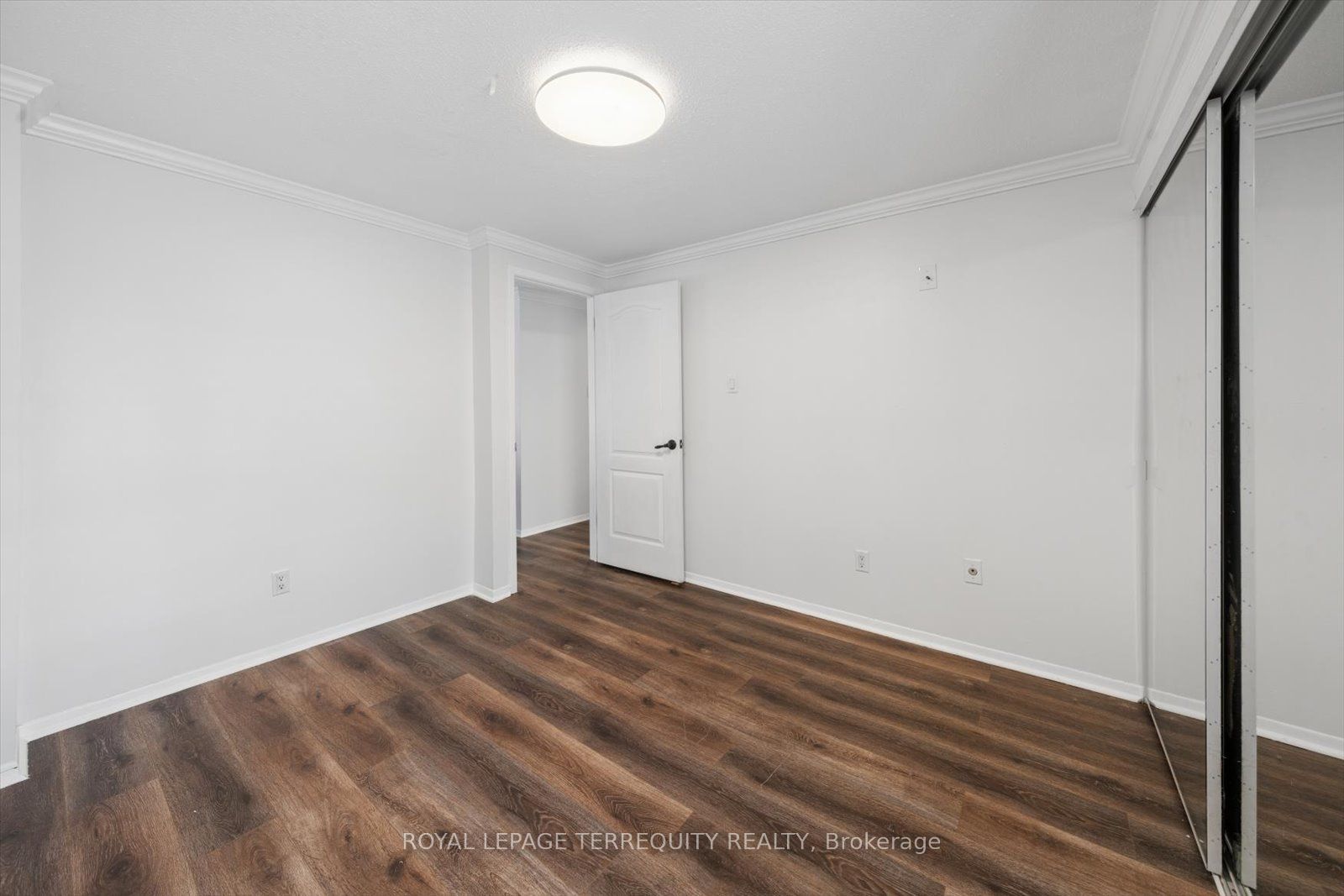 1825 Hyde Mill Crescent Property Photo 34