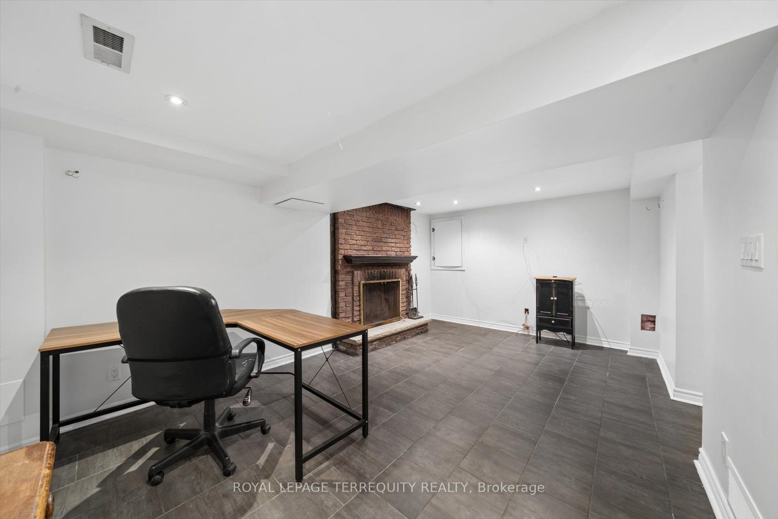 1825 Hyde Mill Crescent Property Photo 40