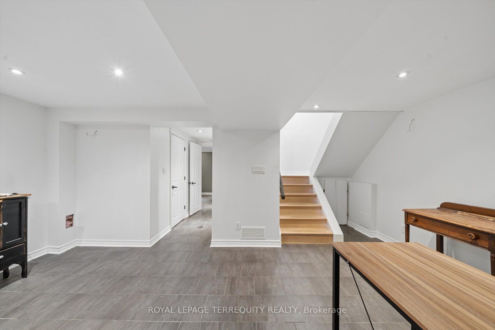 1825 Hyde Mill Crescent Property Photo 41