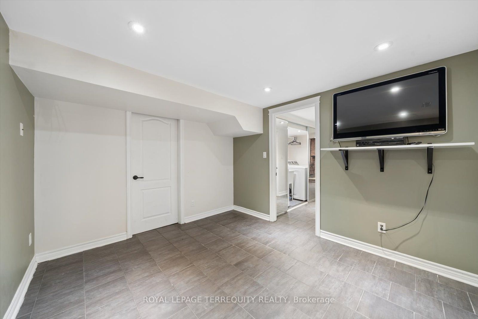 1825 Hyde Mill Crescent Property Photo 43