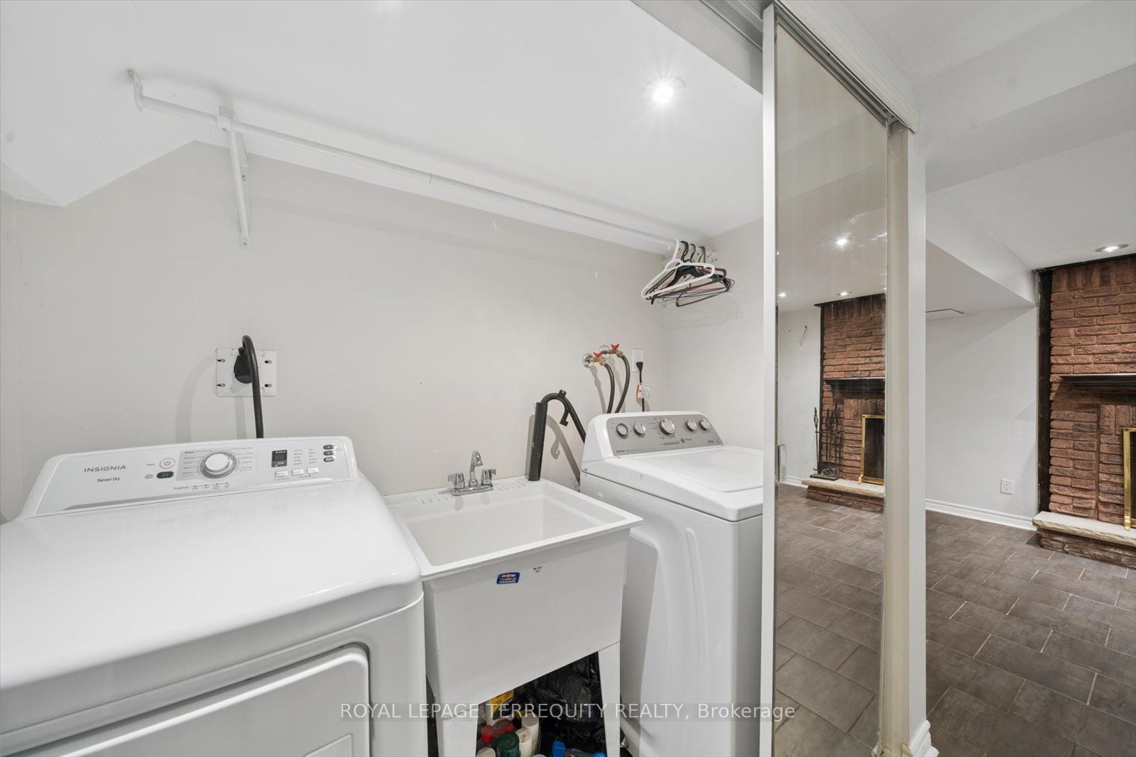 1825 Hyde Mill Crescent Property Photo 45