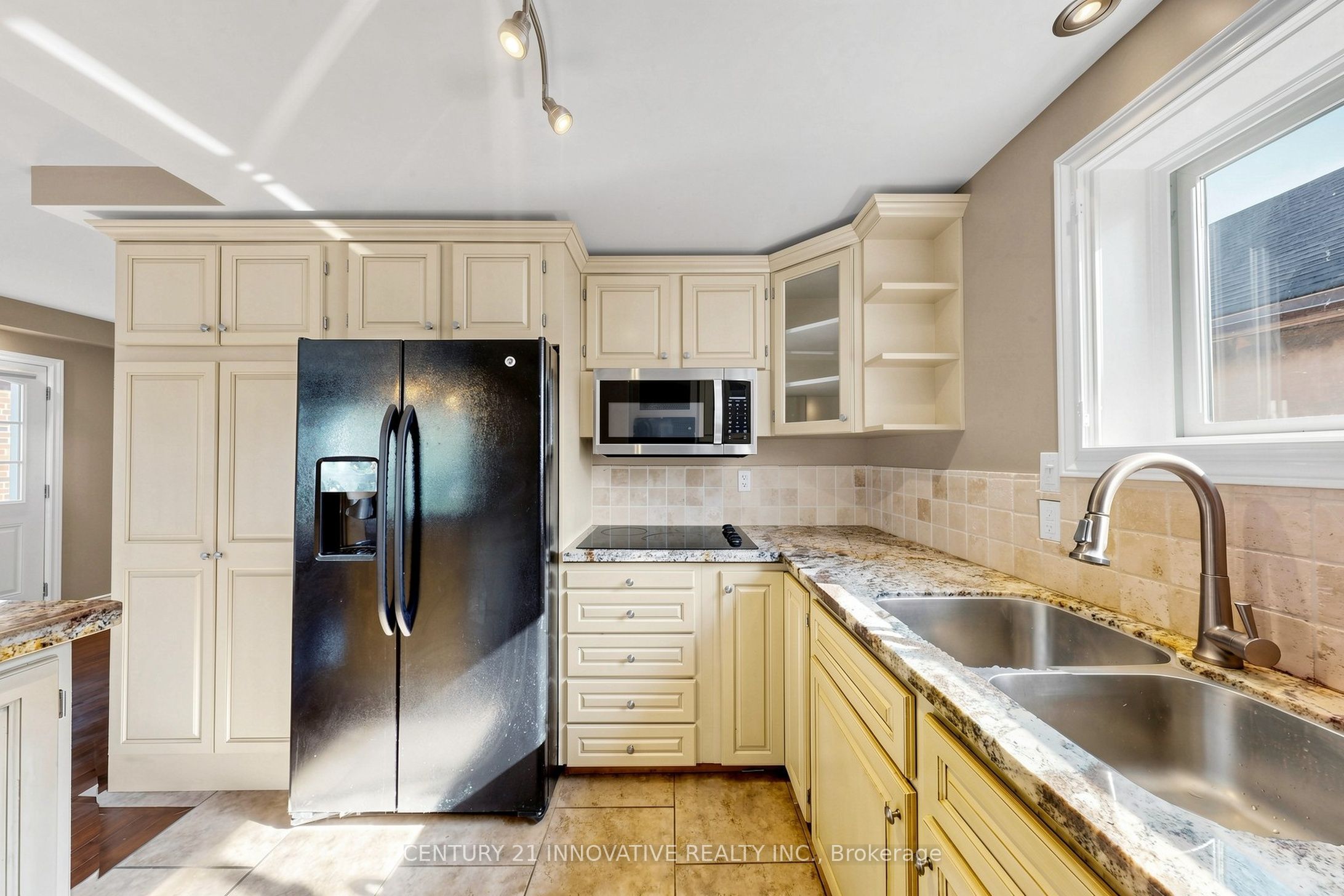 59 Manitoba Street Property Photo 11
