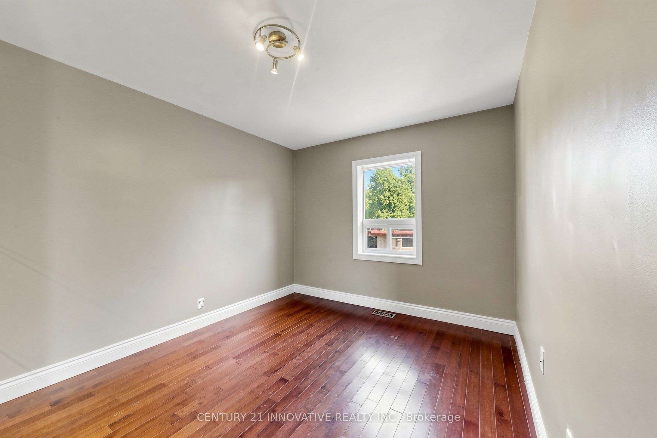 59 Manitoba Street Property Photo 16