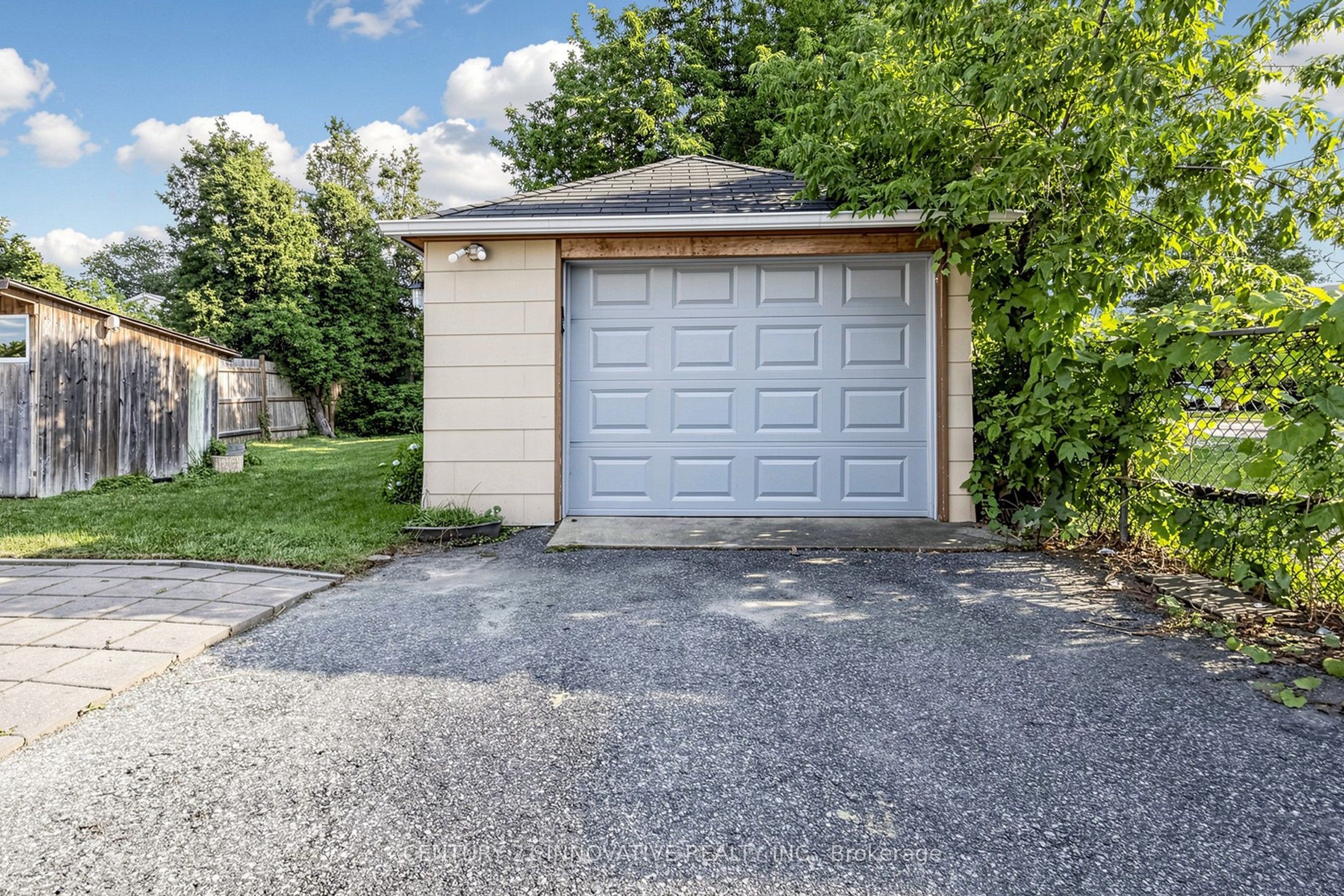 59 Manitoba Street Property Photo 36