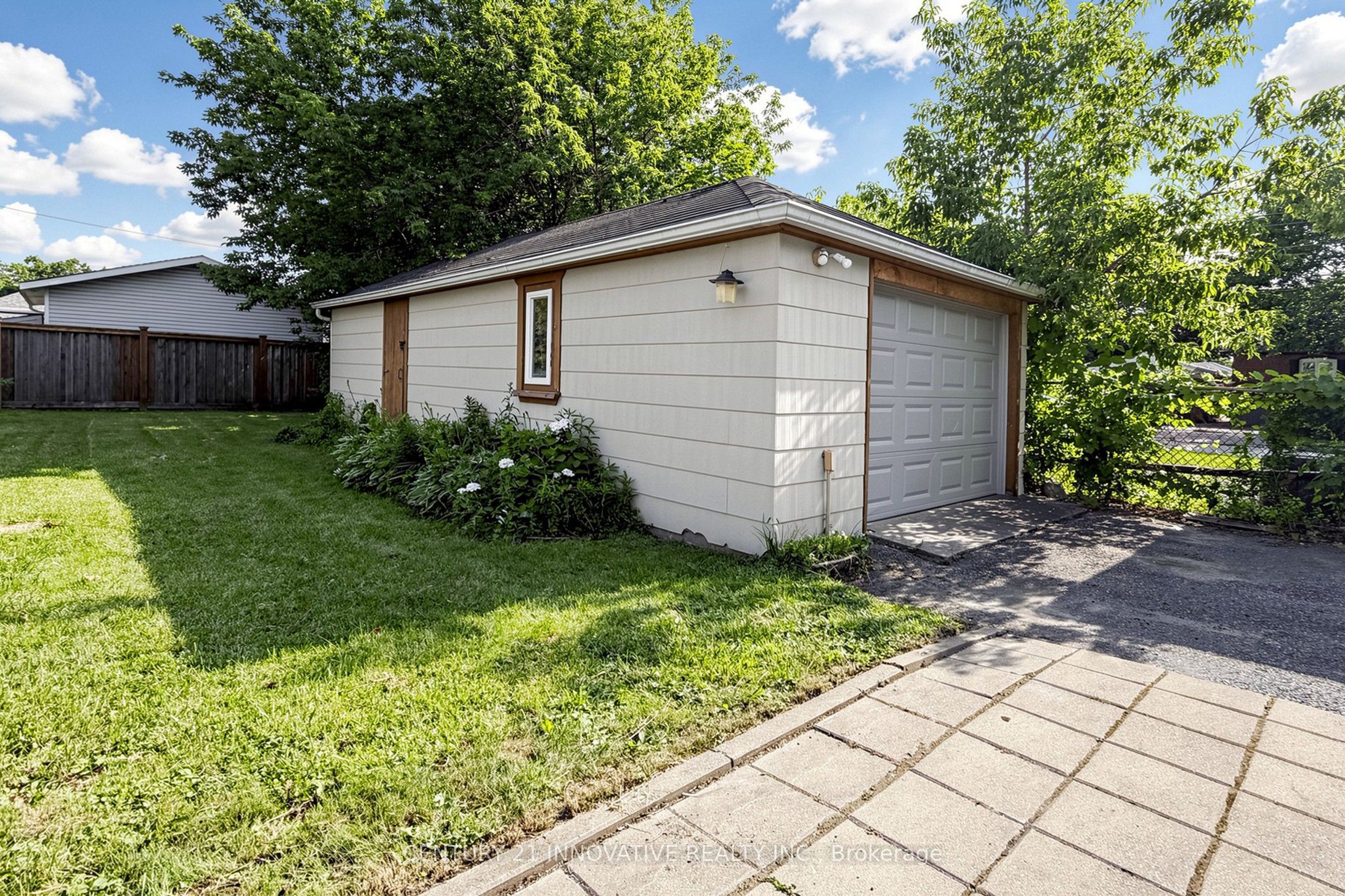 59 Manitoba Street Property Photo 37