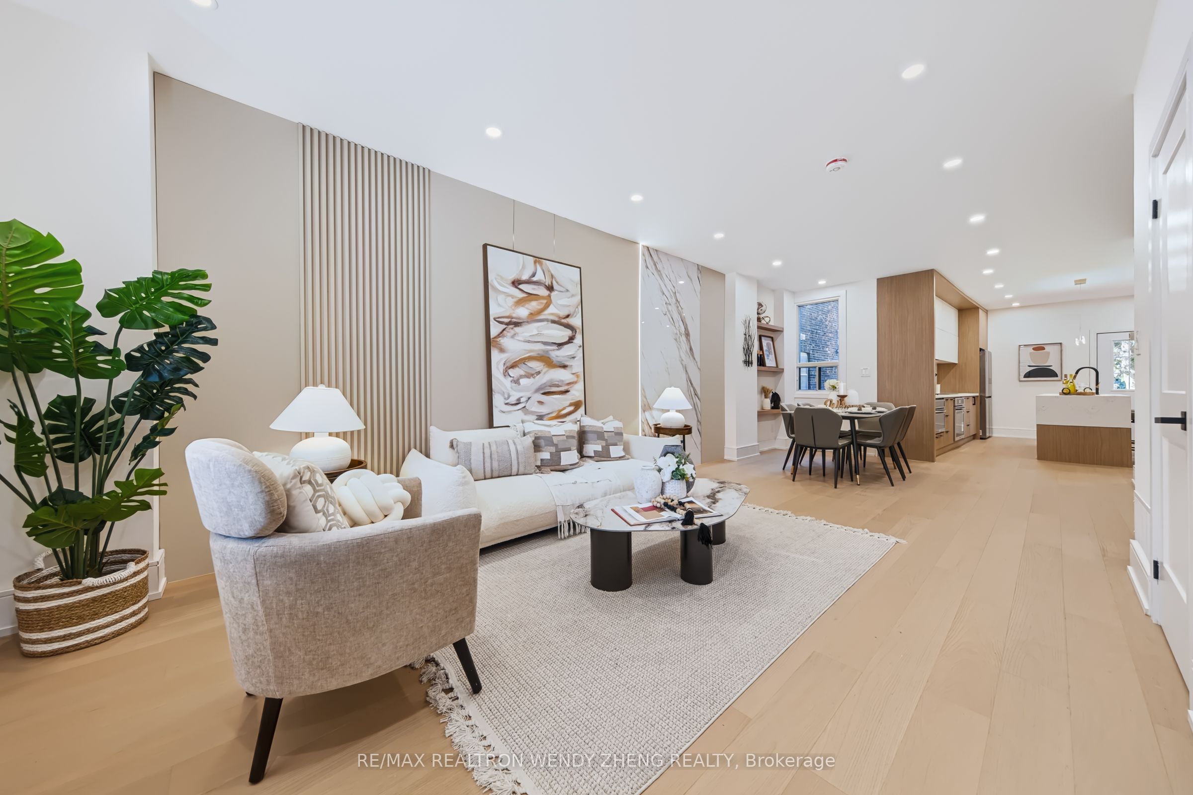 2179 Dundas Street W Property Photo 4
