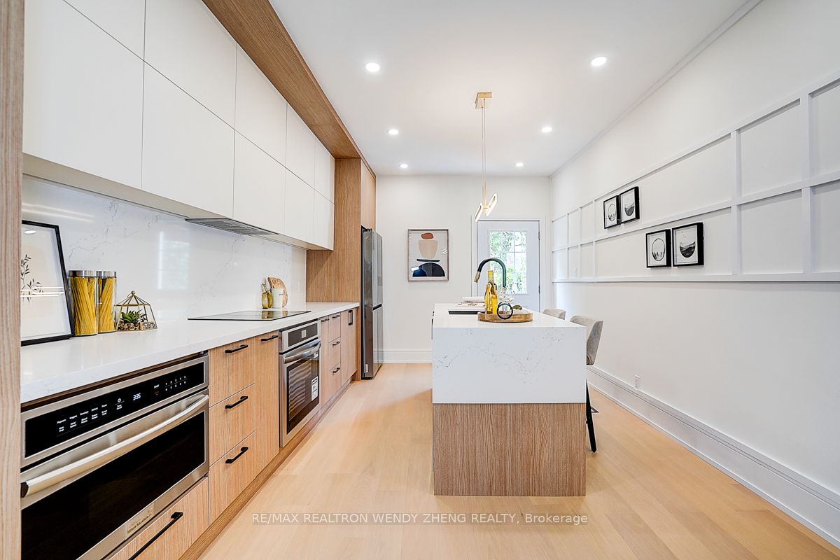 2179 Dundas Street W Property Photo 15
