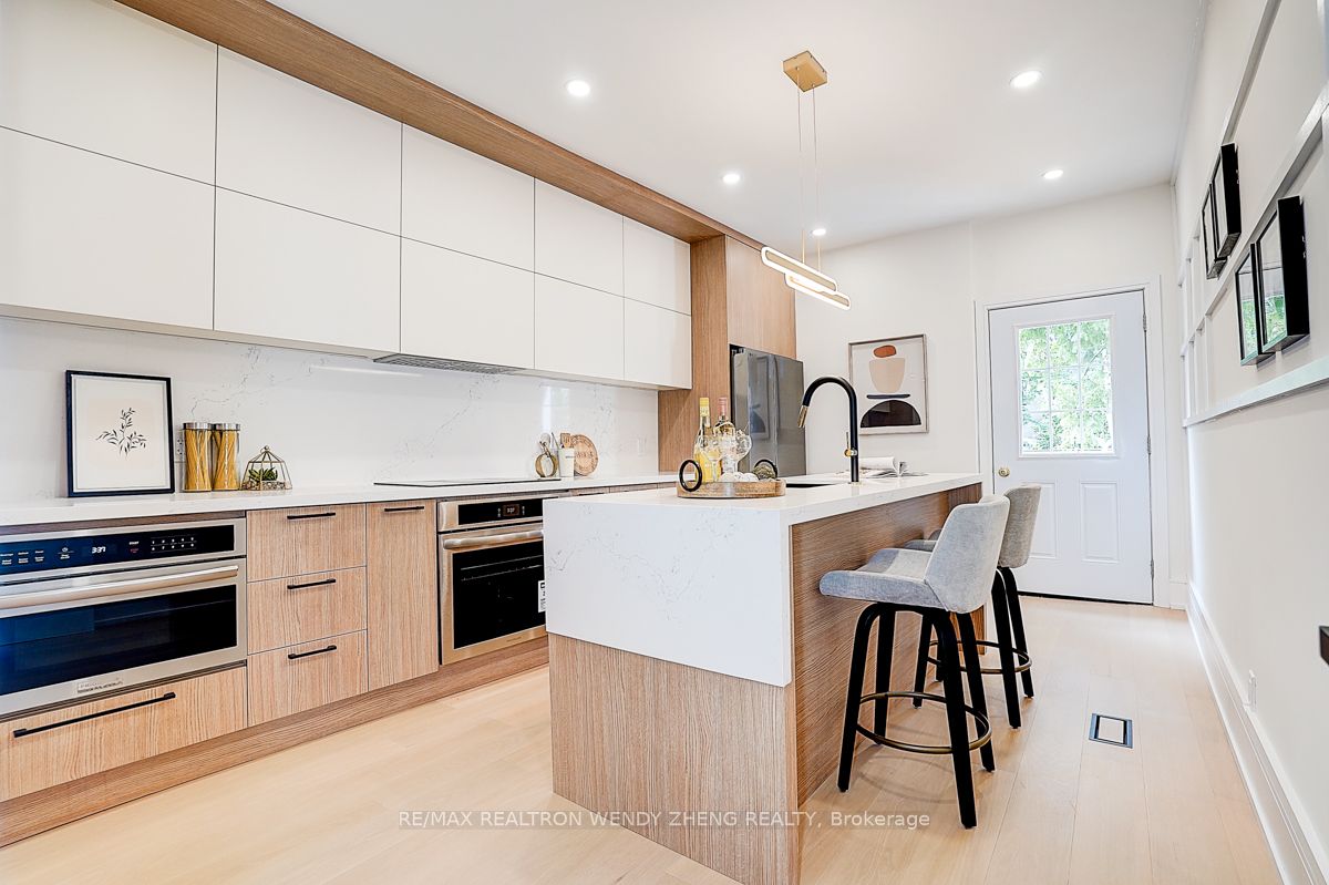 2179 Dundas Street W Property Photo 18