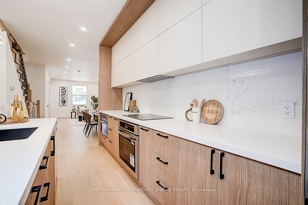 2179 Dundas Street W Property Photo 21