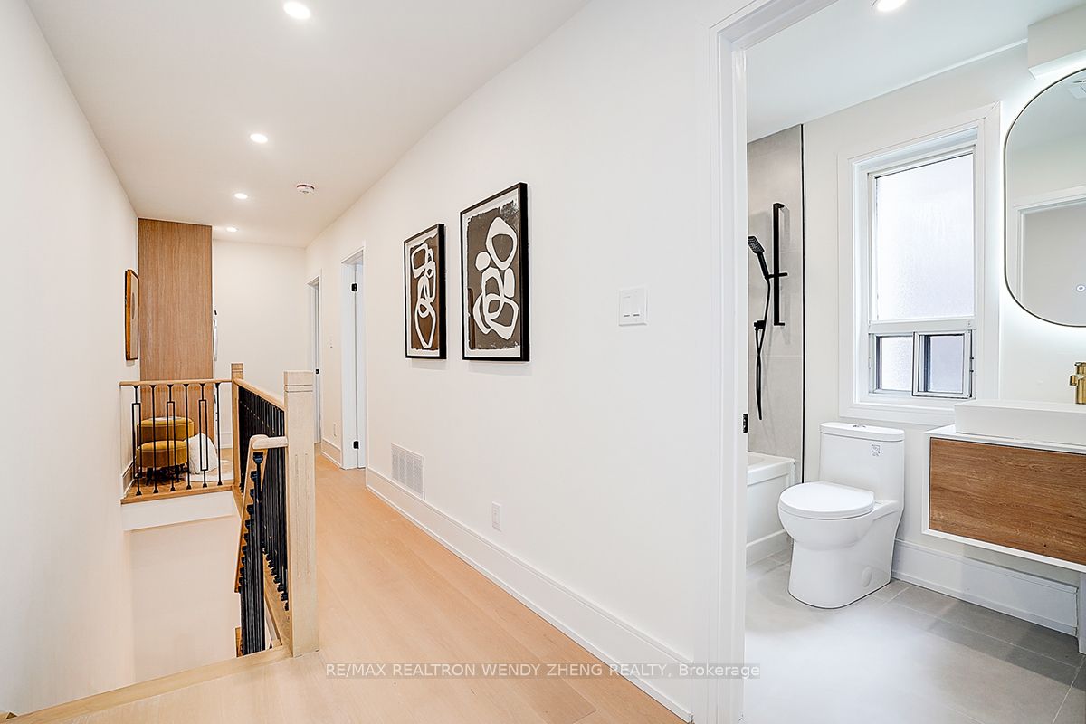 2179 Dundas Street W Property Photo 24