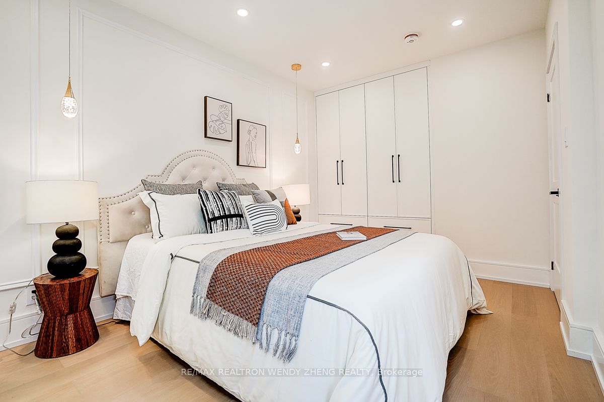 2179 Dundas Street W Property Photo 31
