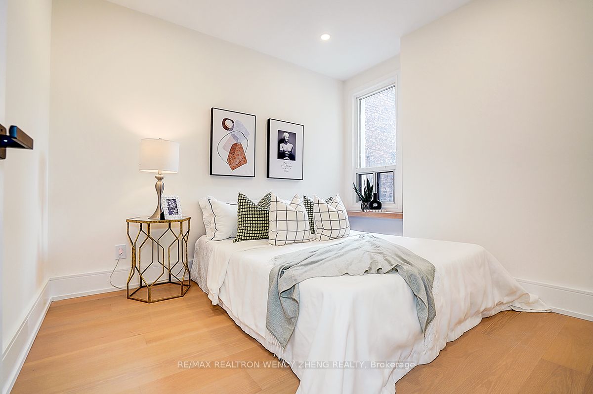 2179 Dundas Street W Property Photo 34