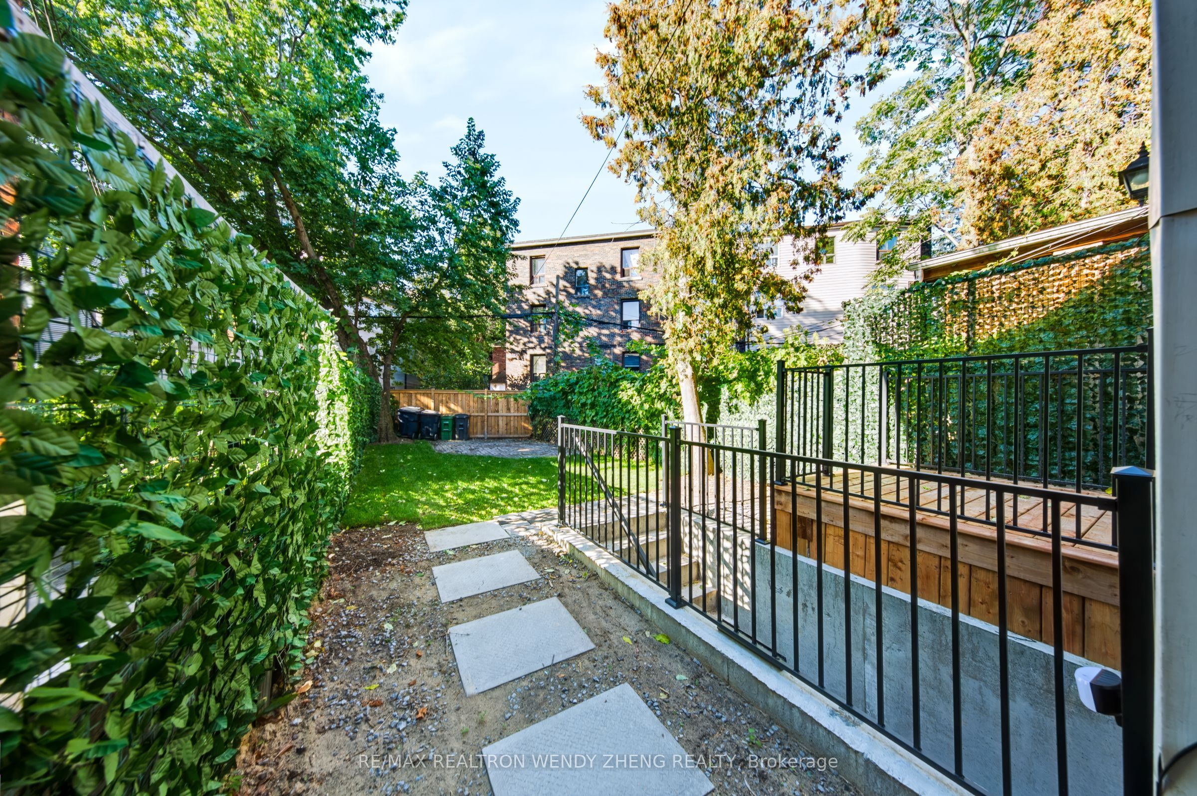 2179 Dundas Street W Property Photo 49