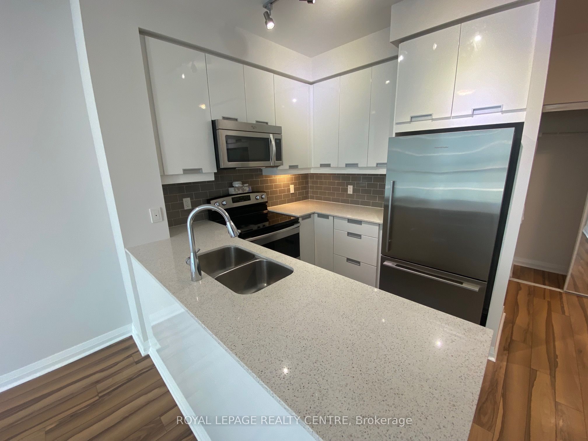 55 Eglinton Avenue W 2108 Property Photo 3