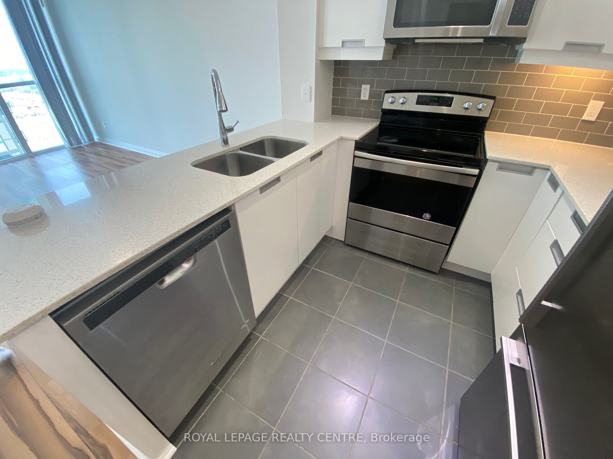 55 Eglinton Avenue W 2108 Property Photo 4