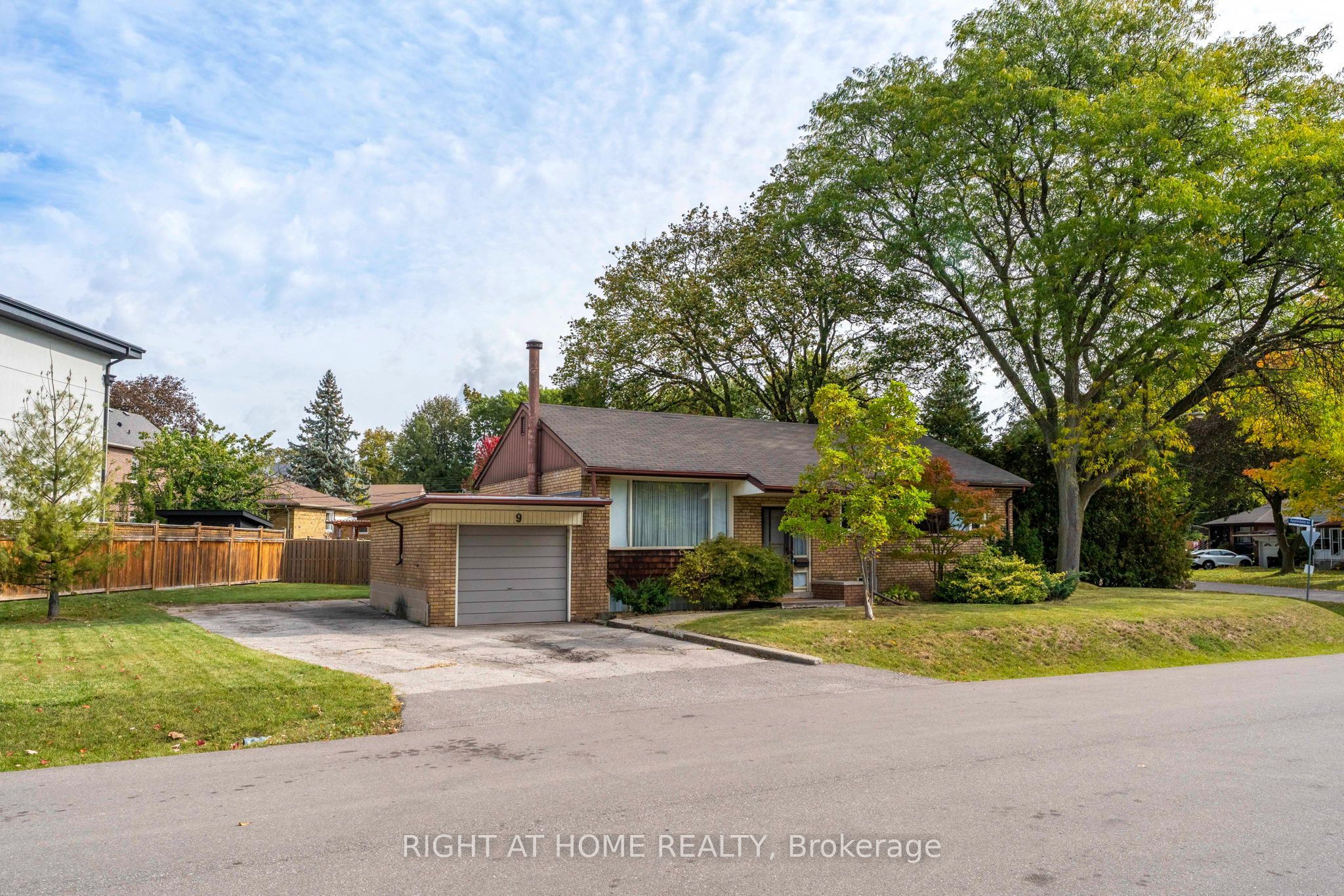 9 Appledale Road Property Photo 1