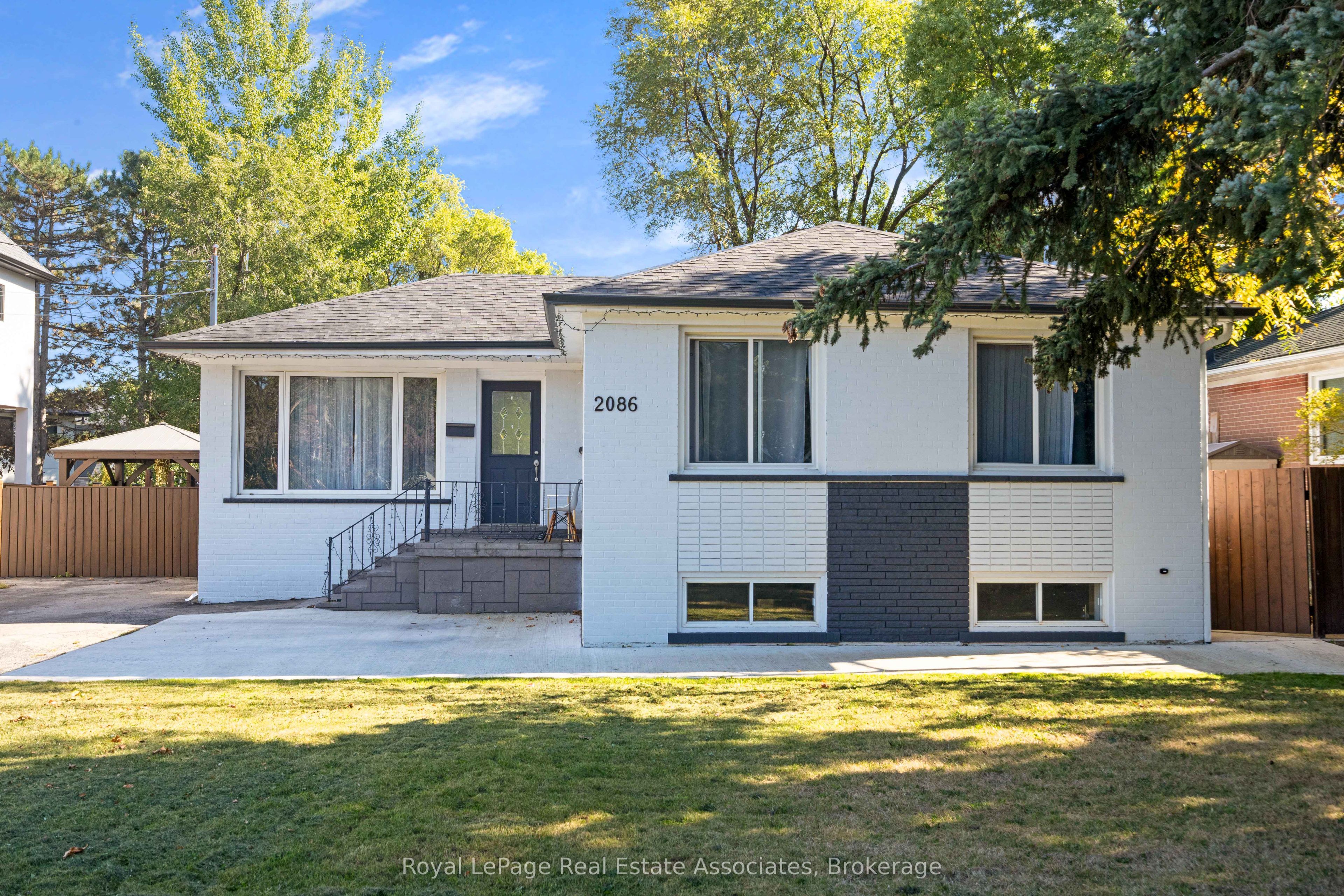 2086 Bridge Road Property Photo 1