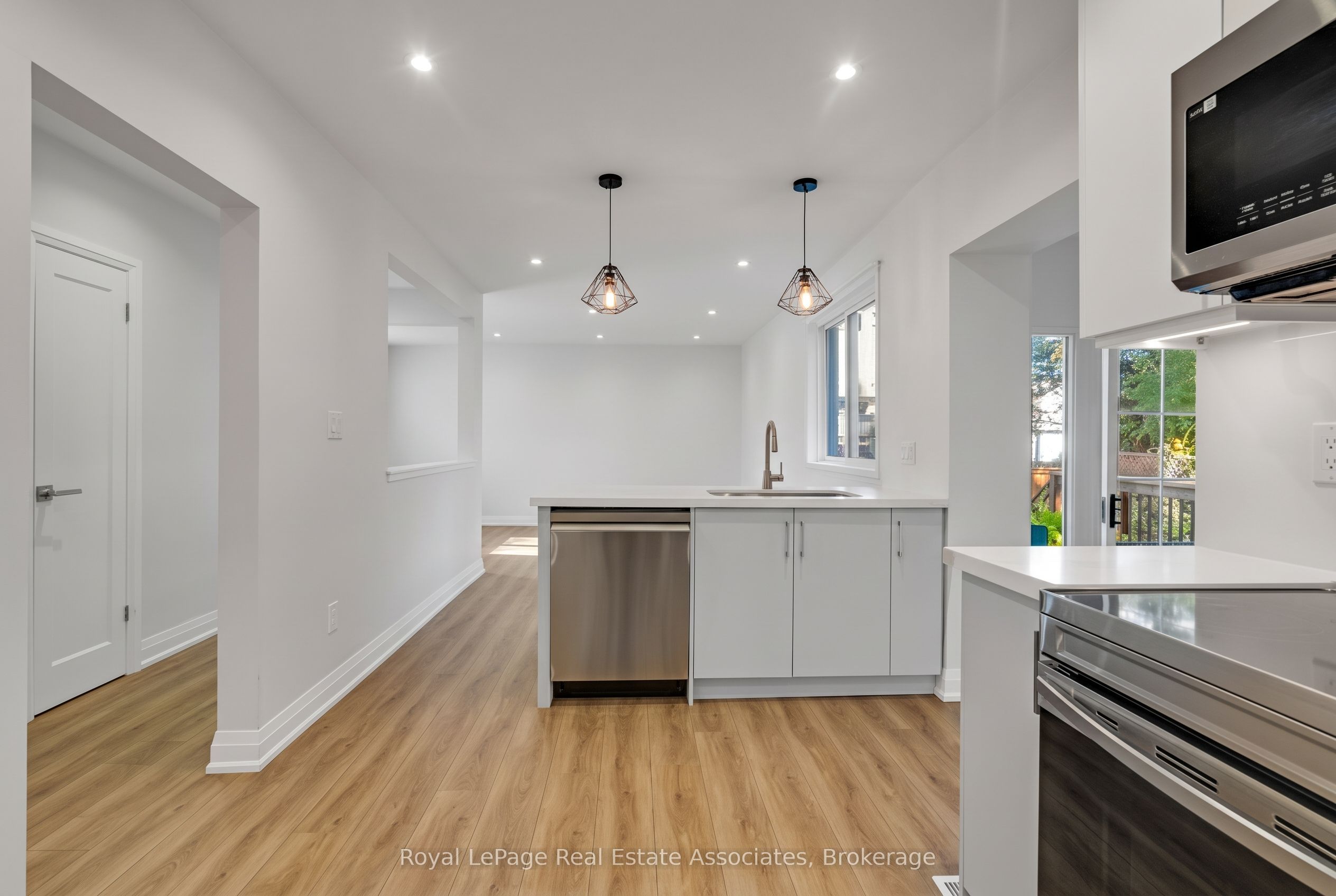 2086 Bridge Road Property Photo 10