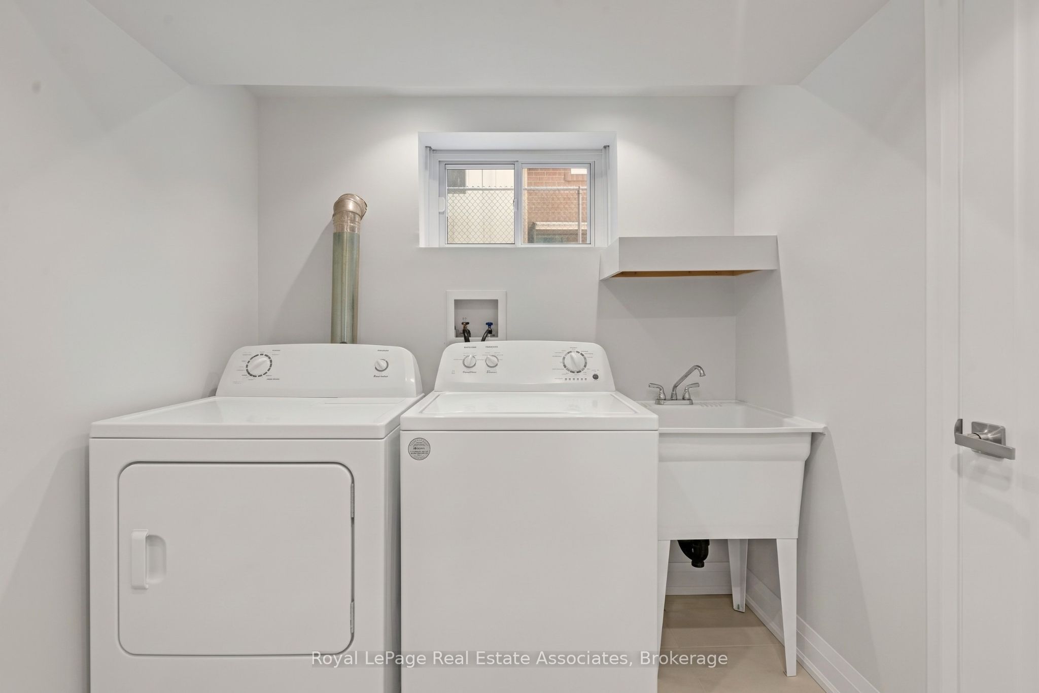 2086 Bridge Road Property Photo 33