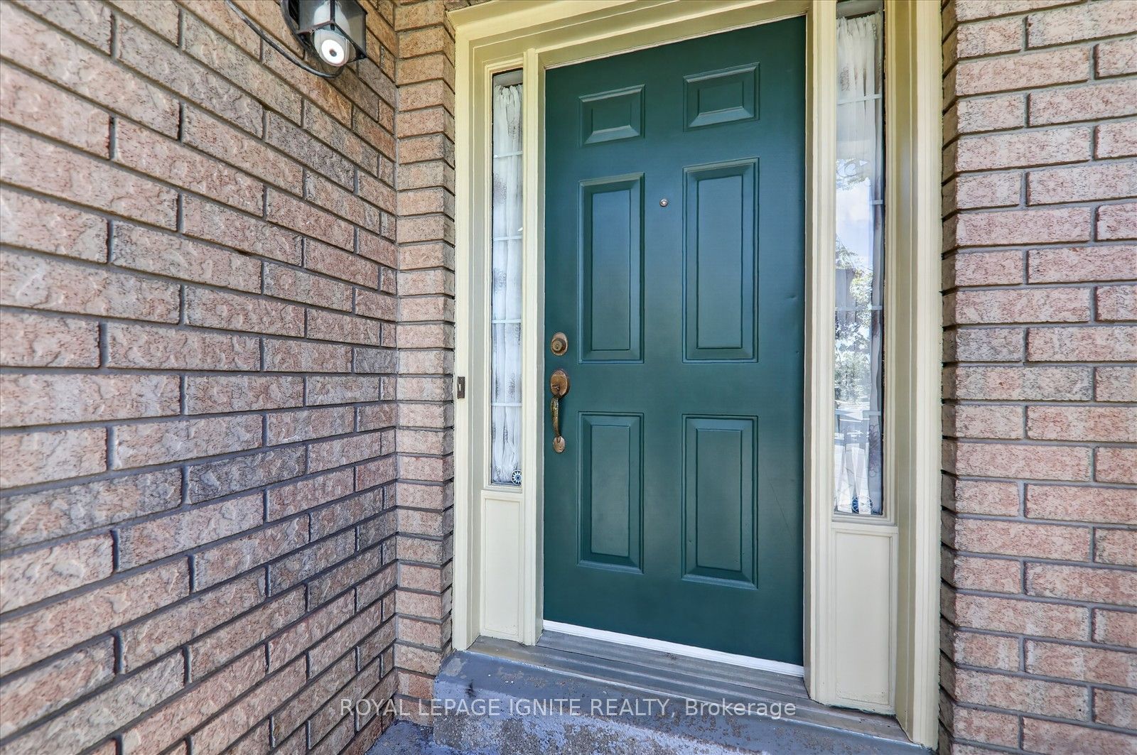2 Sir Lou Drive 51 Property Photo 4