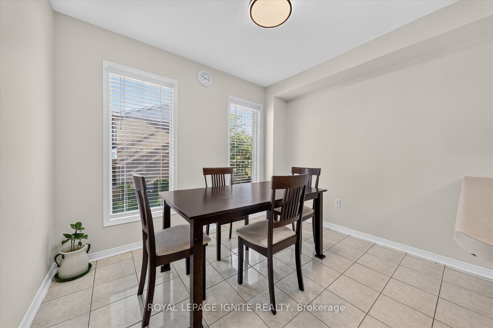 2 Sir Lou Drive 51 Property Photo 13