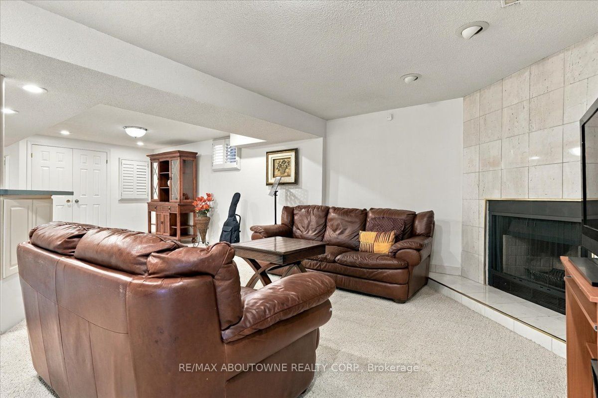 1374 Heritage Way Lower Property Photo 4