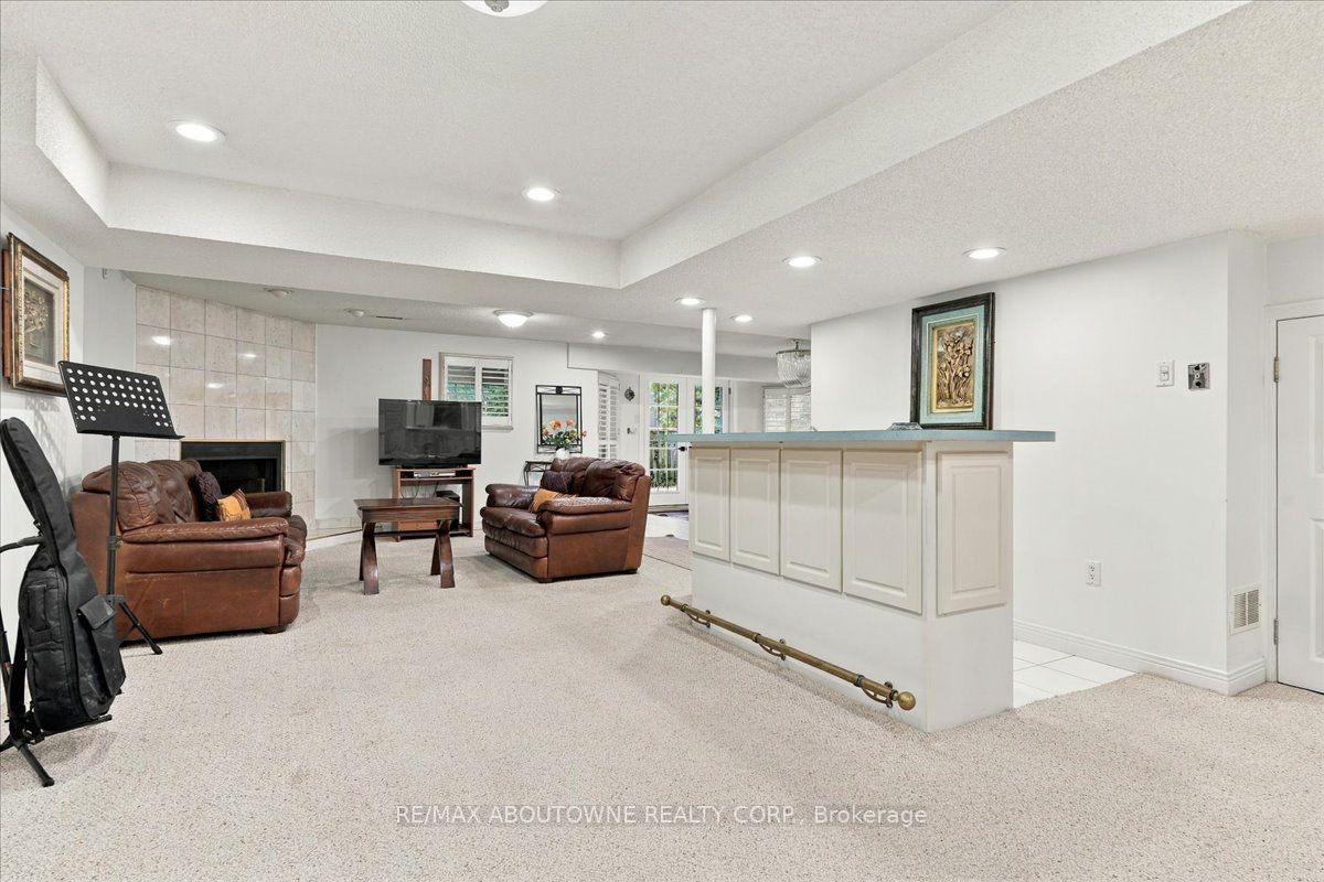 1374 Heritage Way Lower Property Photo 8