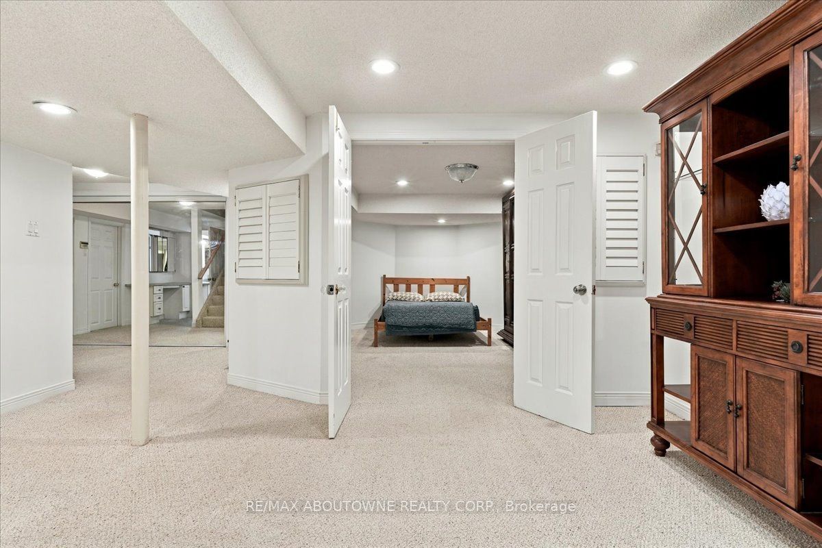 1374 Heritage Way Lower Property Photo 9