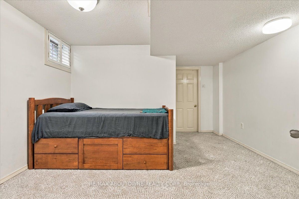 1374 Heritage Way Lower Property Photo 17