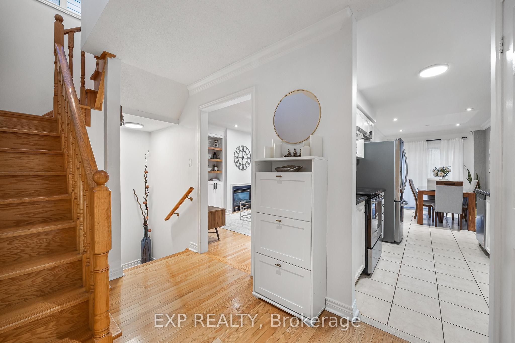 4882 Vienna Court Property Photo 6
