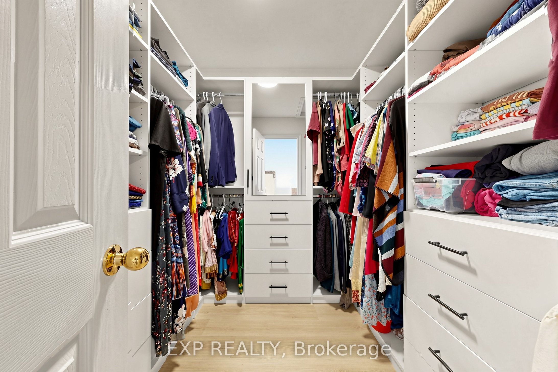 4882 Vienna Court Property Photo 17