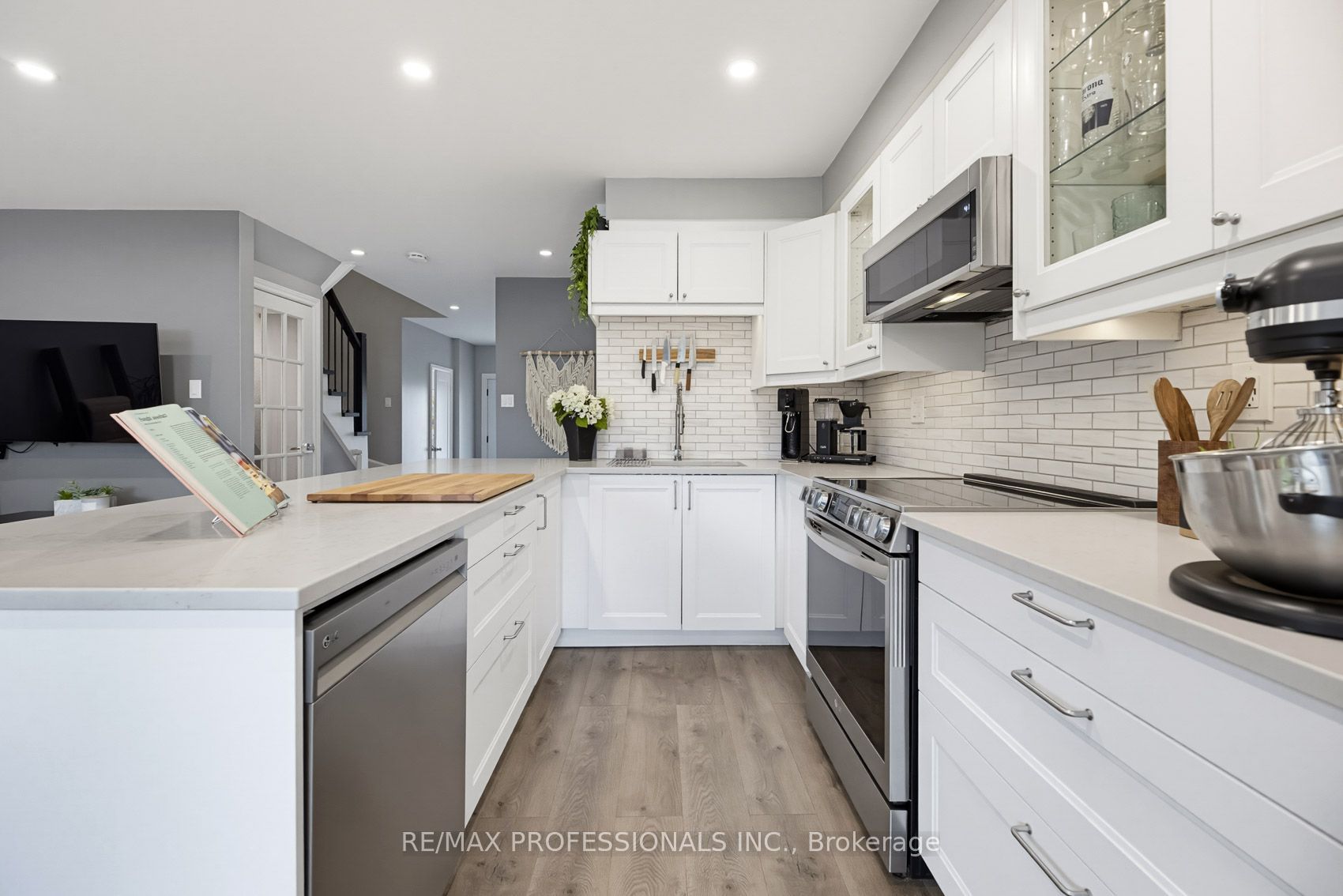 21 Waterbury Street Property Photo 7