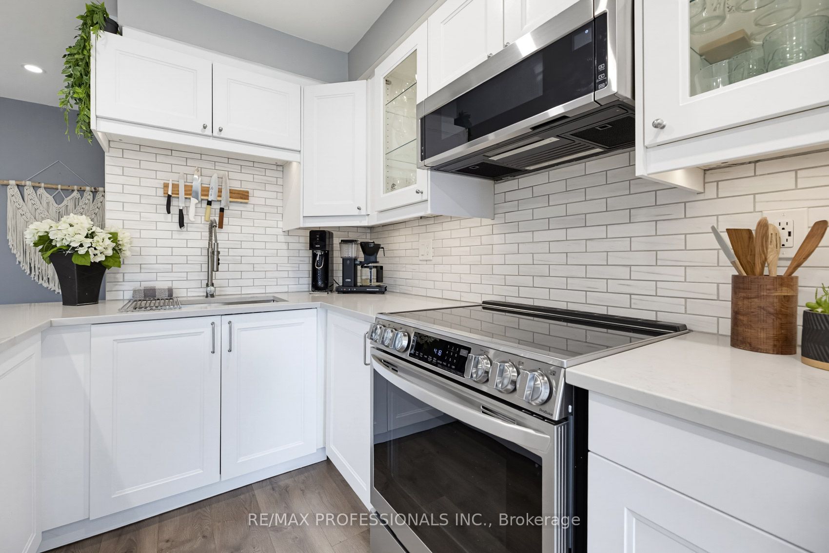 21 Waterbury Street Property Photo 8