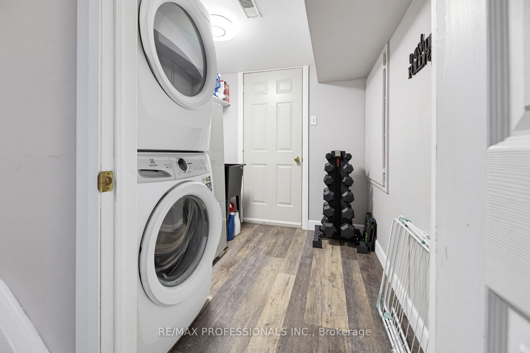 21 Waterbury Street Property Photo 32