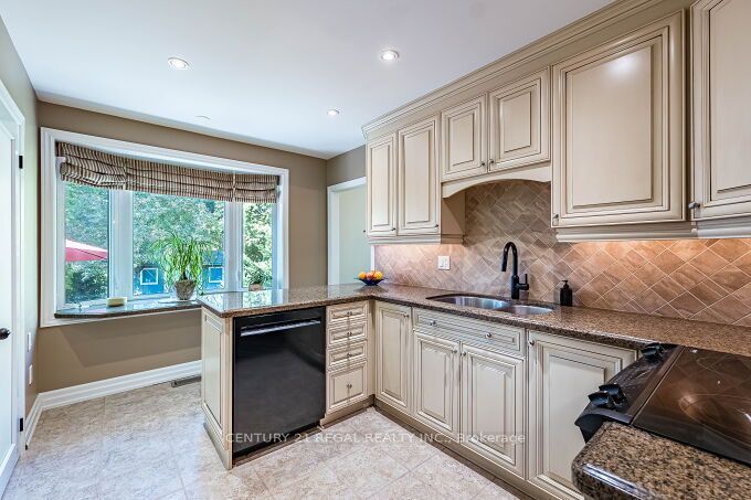 2 Alderbury Crescent Property Photo 14