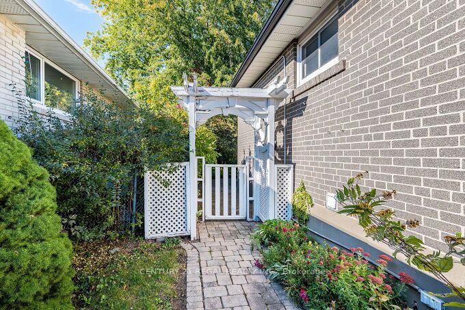 2 Alderbury Crescent Property Photo 43
