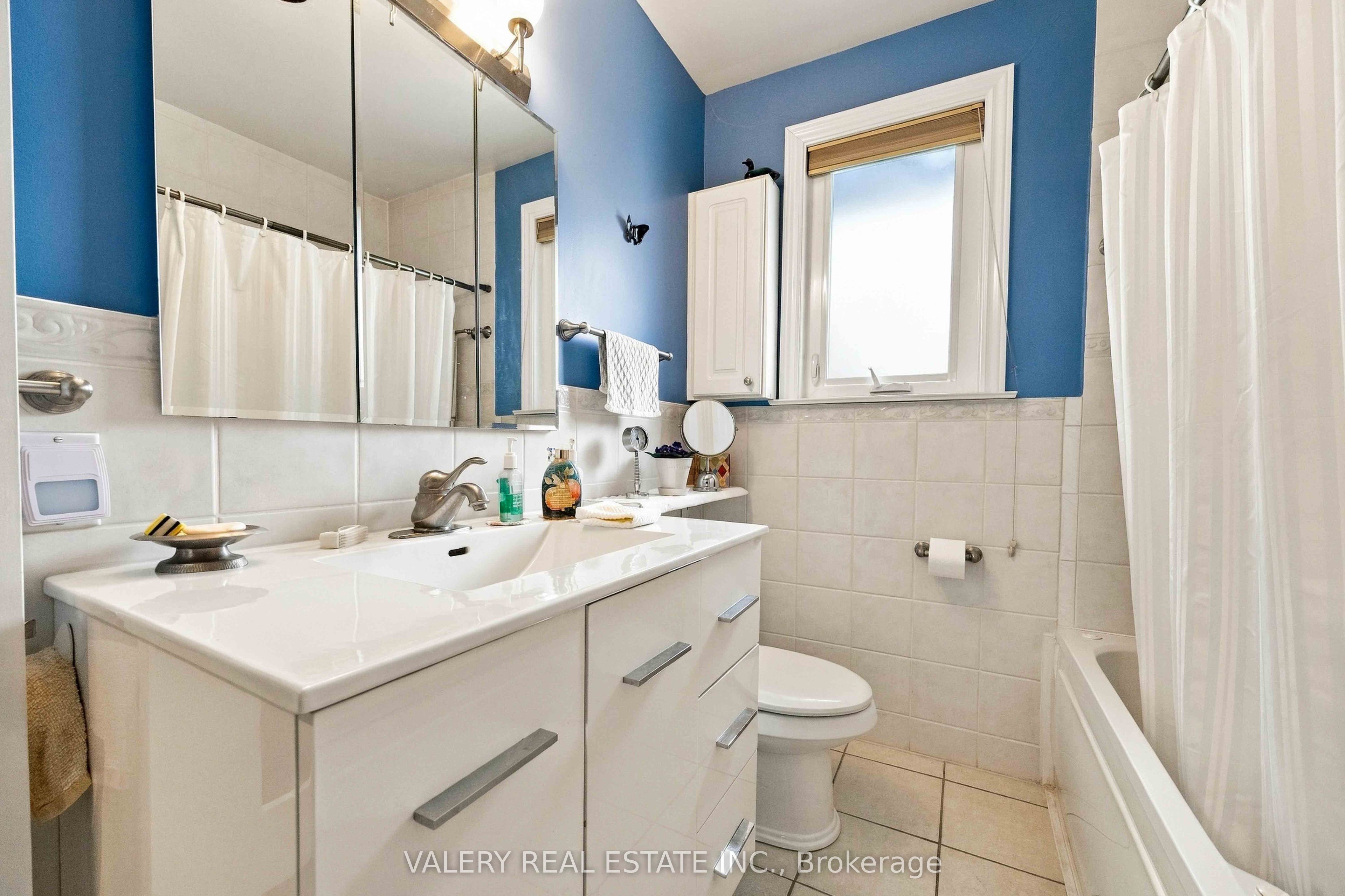 305 Renforth Drive Property Photo 16