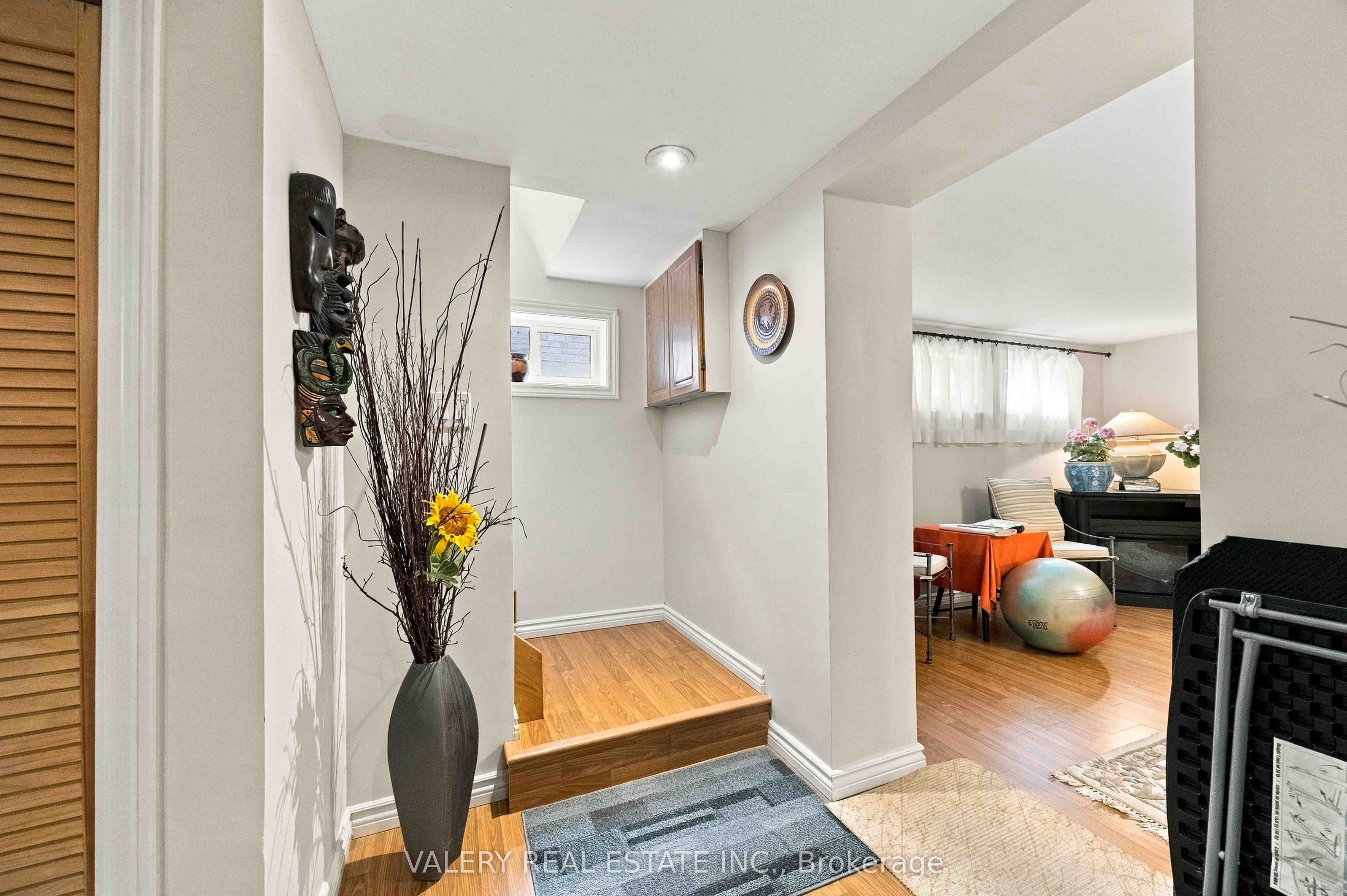 305 Renforth Drive Property Photo 19