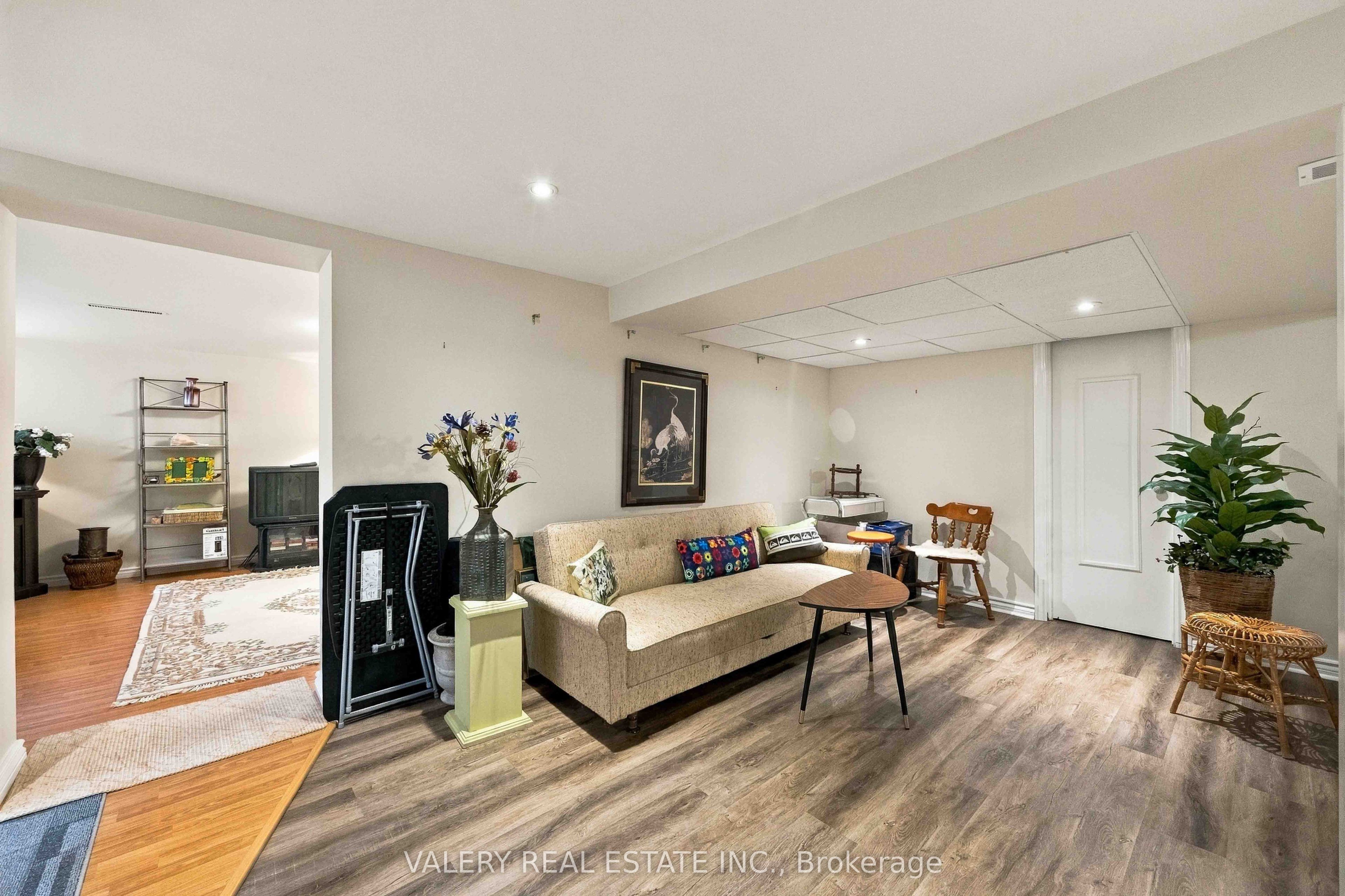 305 Renforth Drive Property Photo 20