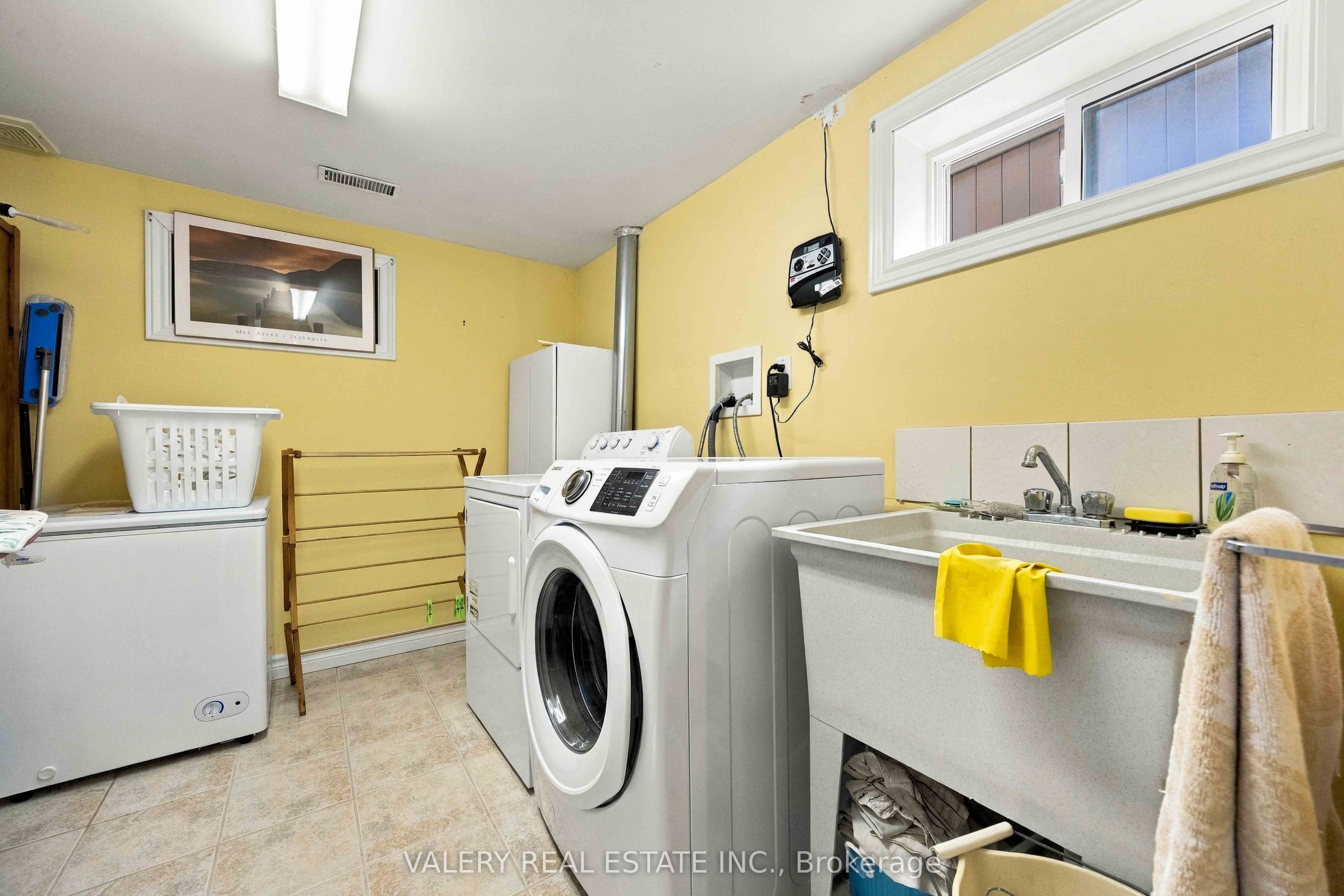 305 Renforth Drive Property Photo 23