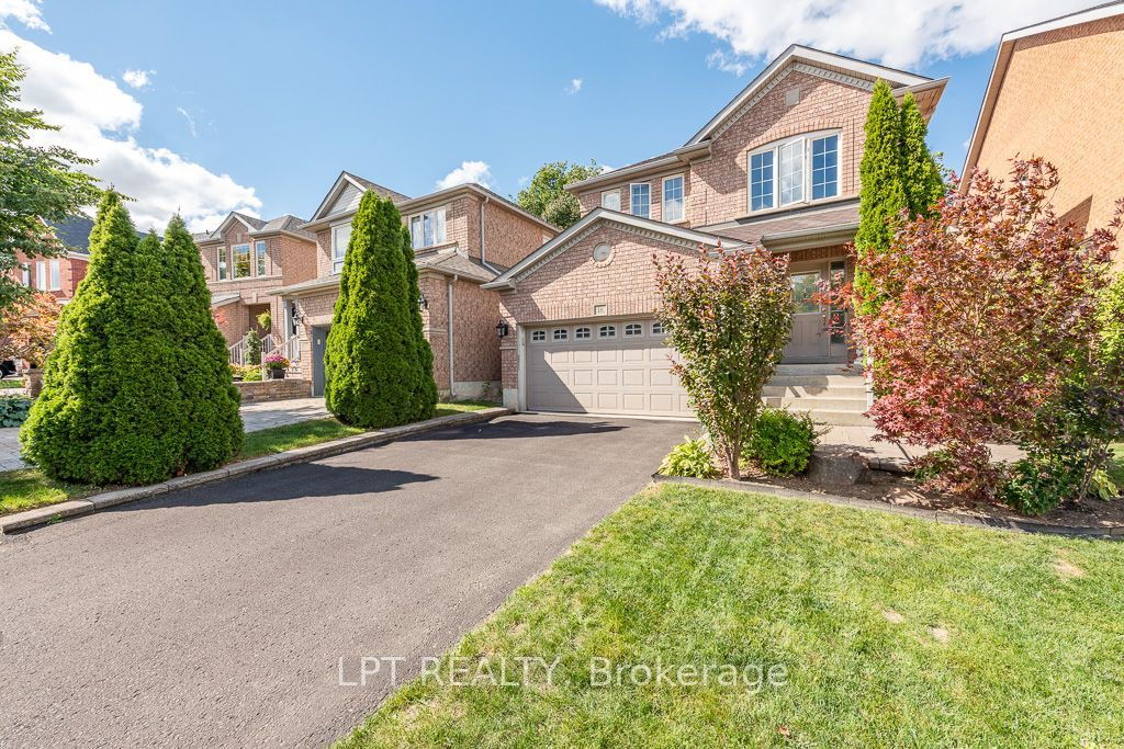 16 Oak Gardens Court Property Photo 4