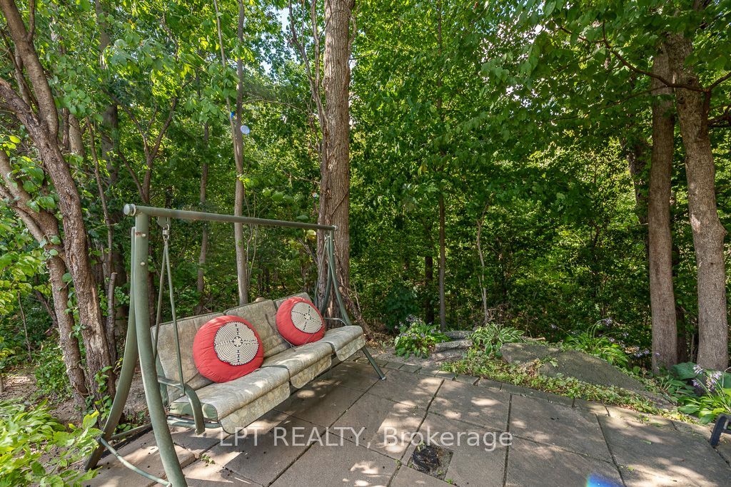 16 Oak Gardens Court Property Photo 6