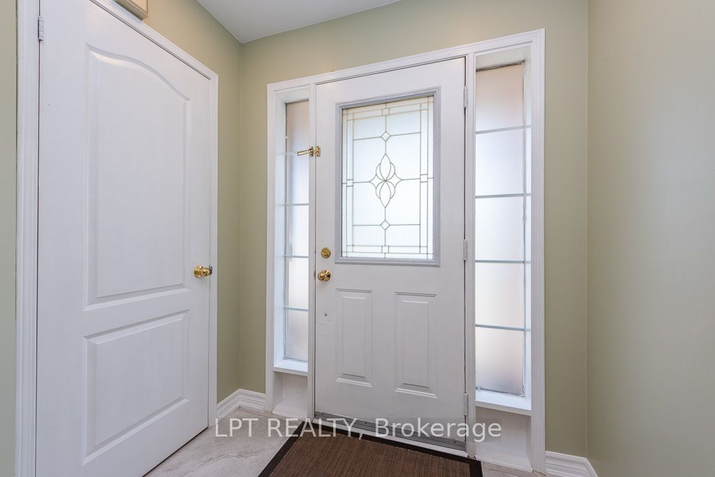 16 Oak Gardens Court Property Photo 9
