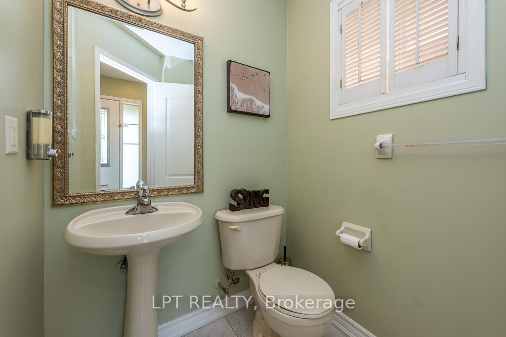 16 Oak Gardens Court Property Photo 10
