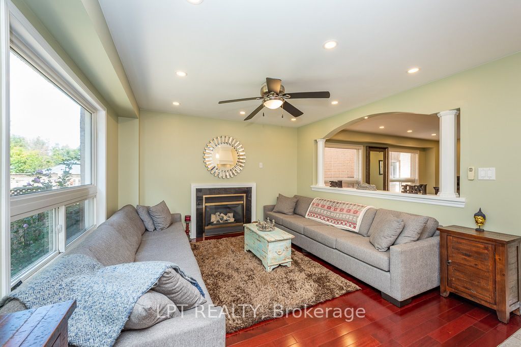 16 Oak Gardens Court Property Photo 13